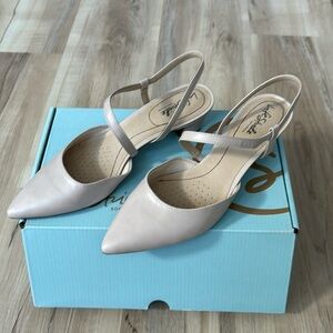 LifeStride Womens Minimalist Pumps